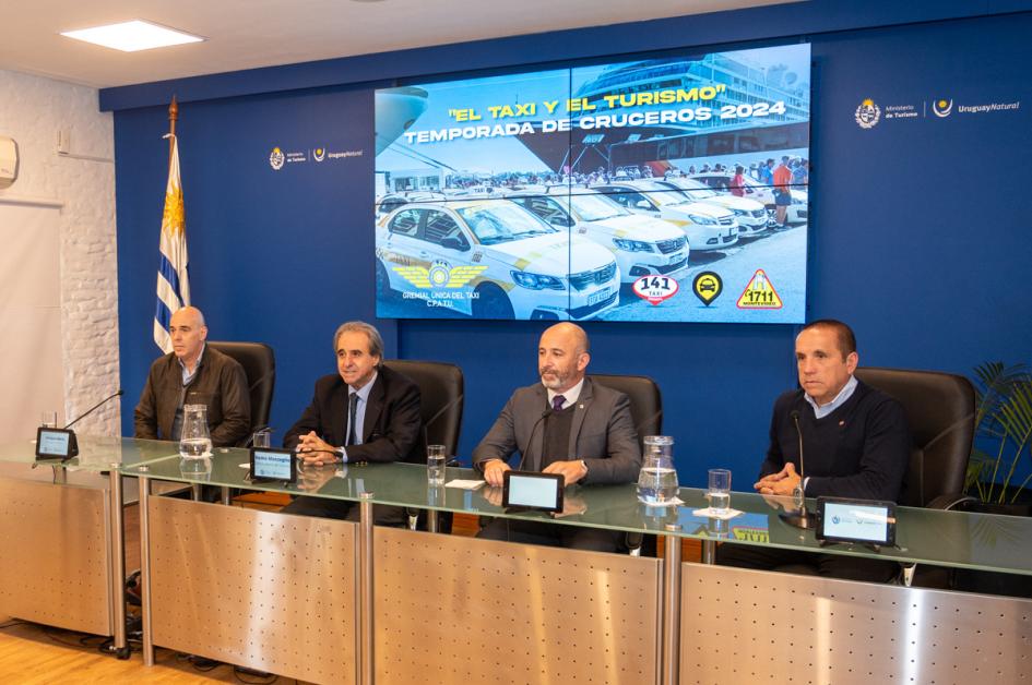 MINTUR y CPATU entregaron reconocimientos a trabajadores del taxi MINTUR y CPATU entregaron reconocimientos a trabajadores del taxi