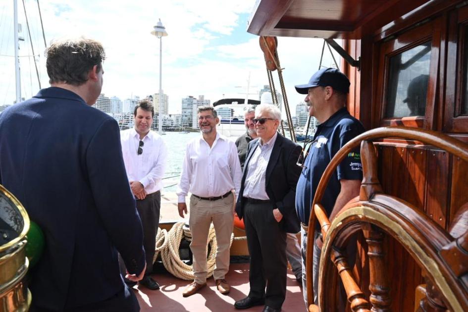 Punta del Este recibe a la expedición Darwin200, recreando la experiencia de Charles Darwin