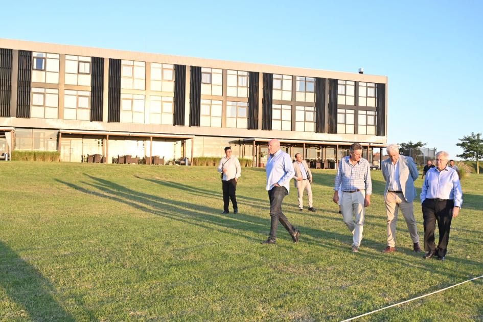 Ministro Viera visitó el nuevo Hotel & Resort All Inclusive de Paso de los Toros Ministro Viera visitó el nuevo Hotel & Resort All Inclusive de Paso de los Toros