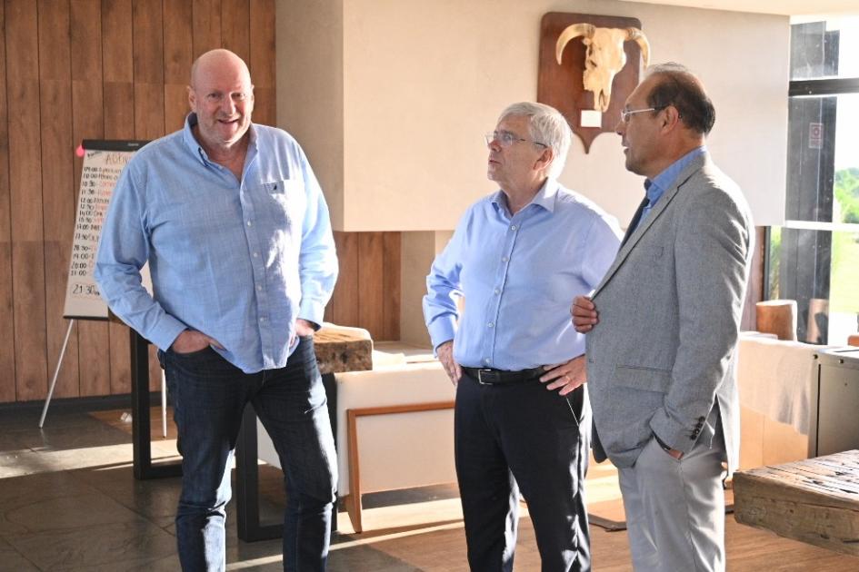Ministro Viera visitó el nuevo Hotel & Resort All Inclusive de Paso de los Toros