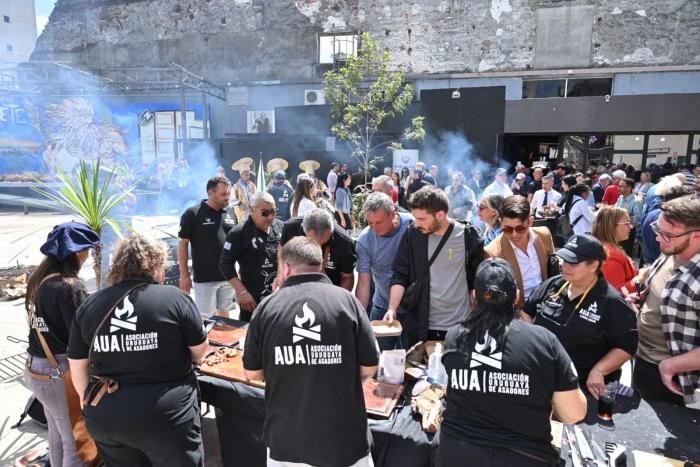 Uruguay prende el fuego para recibir el Mundial de Asadores