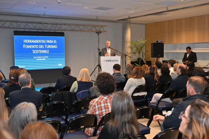 Presentación de las “Herramientas para la Promoción del Turismo Sostenible”, en Antel Arena. Presentación de las “Herramientas para la Promoción del Turismo Sostenible”, en Antel Arena.