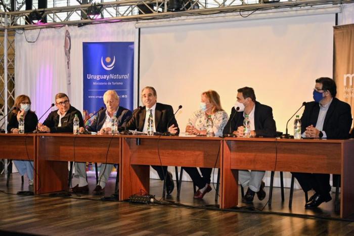 Lanzamiento Temporada Otoño - Invierno de la Región Centro Sur, en el Mercado Agrícola de Montevideo Lanzamiento Temporada Otoño - Invierno de la Región Centro Sur, en el Mercado Agrícola de Montevideo