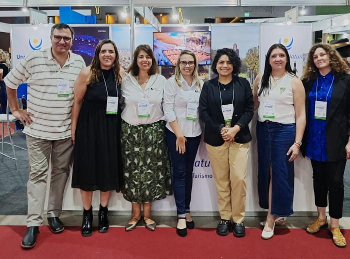 Delegación de Uruguay en Feria de Turismo AVIRRP, de Ribeirão Preto, San Pablo, Brasil.
