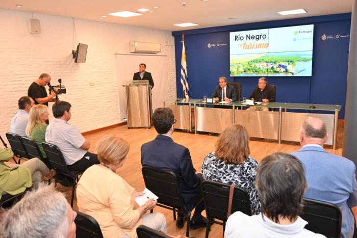 Río Negro presentó sus actividades para Semana de Turismo Río Negro presentó sus actividades para Semana de Turismo