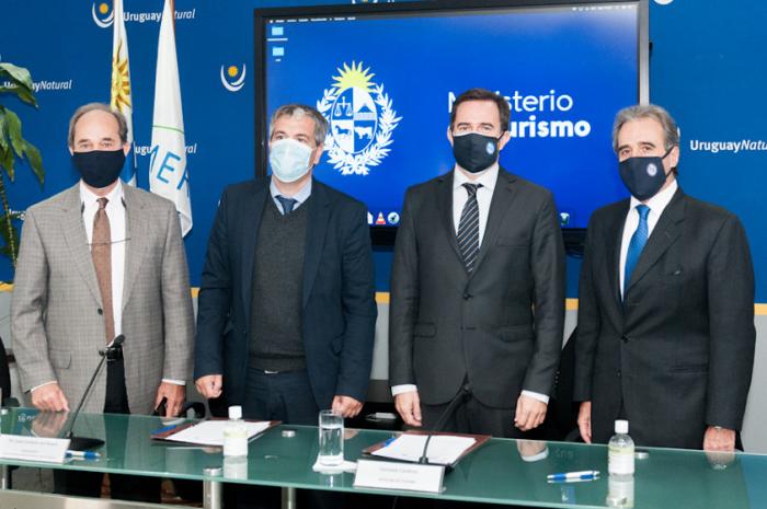 Vpdte ANP, D. Loureiro; Pte. ANP, J. Curbelo; Ministro G. Cardoso y Viceministro R. Monzeglio Vpdte ANP, D. Loureiro; Pte. ANP, J. Curbelo; Ministro G. Cardoso y Viceministro R. Monzeglio