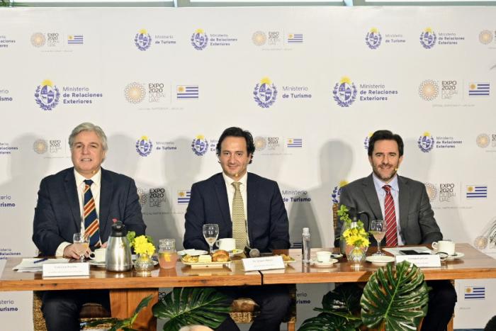 Ministro de Turismo, Germán Cardoso, Canciller Francisco Bustillo y Director Ejecutivo de CERES, Ignacio Munyo Ministro de Turismo, Germán Cardoso, Canciller Francisco Bustillo y Director de CERES, Ignacio Munyo