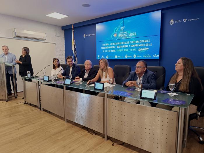 Lavalleja se viste de gala para recibir al Festival ¨Minas y Abril¨ Lavalleja se viste de gala para recibir al Festival ¨Minas y Abril¨