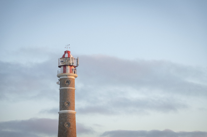 Uruguay accede a 50 becas de ONU Turismo para fortalecer la formación del sector Faro