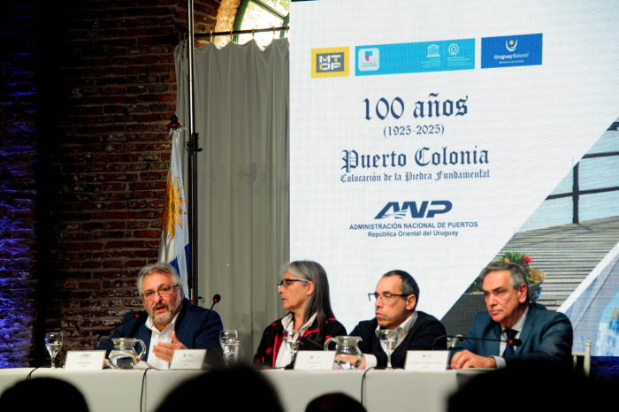 El puerto de Colonia celebra sus 100 años y se prepara para recibir a los turistas 