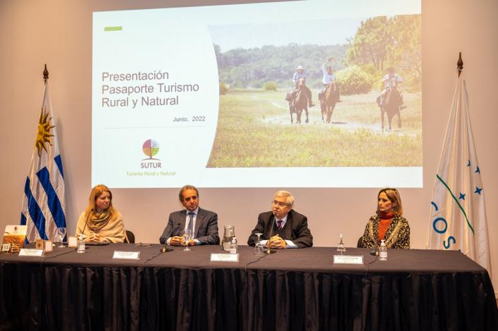 Presentación del Pasaporte de Turismo Rural y Natural, en Presidencia de la República