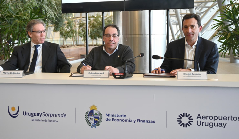 Mintur - Aeropuertos firma de acuerdo Mintur - Aeropuertos firma de acuerdo