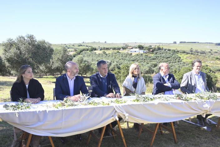 MINTUR y ASOLUR firmaron acuerdo de cooperación para el sector olivícola 
