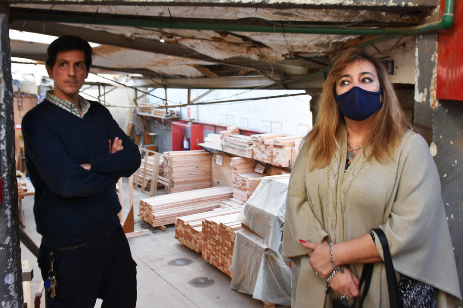 Ministra con integrante del proyecto Ñandé