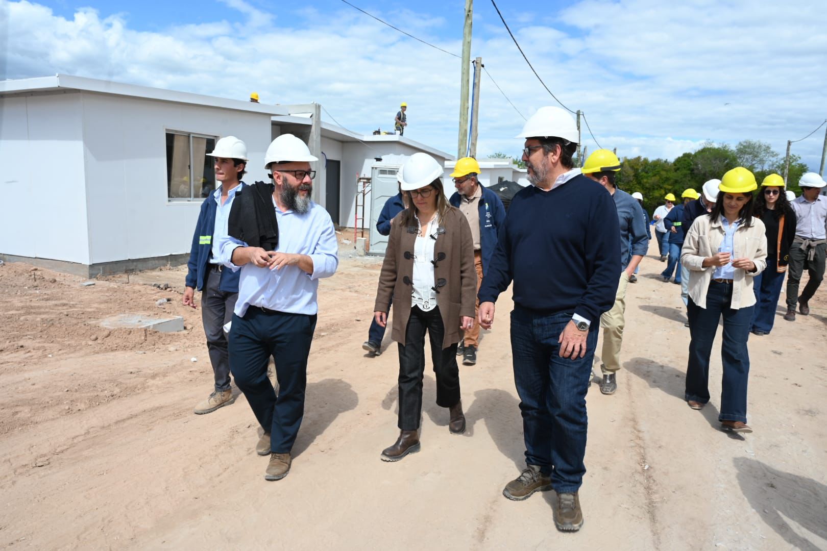 La Ministra de Vivienda se reunió con el Intendente de Río Negro para ...