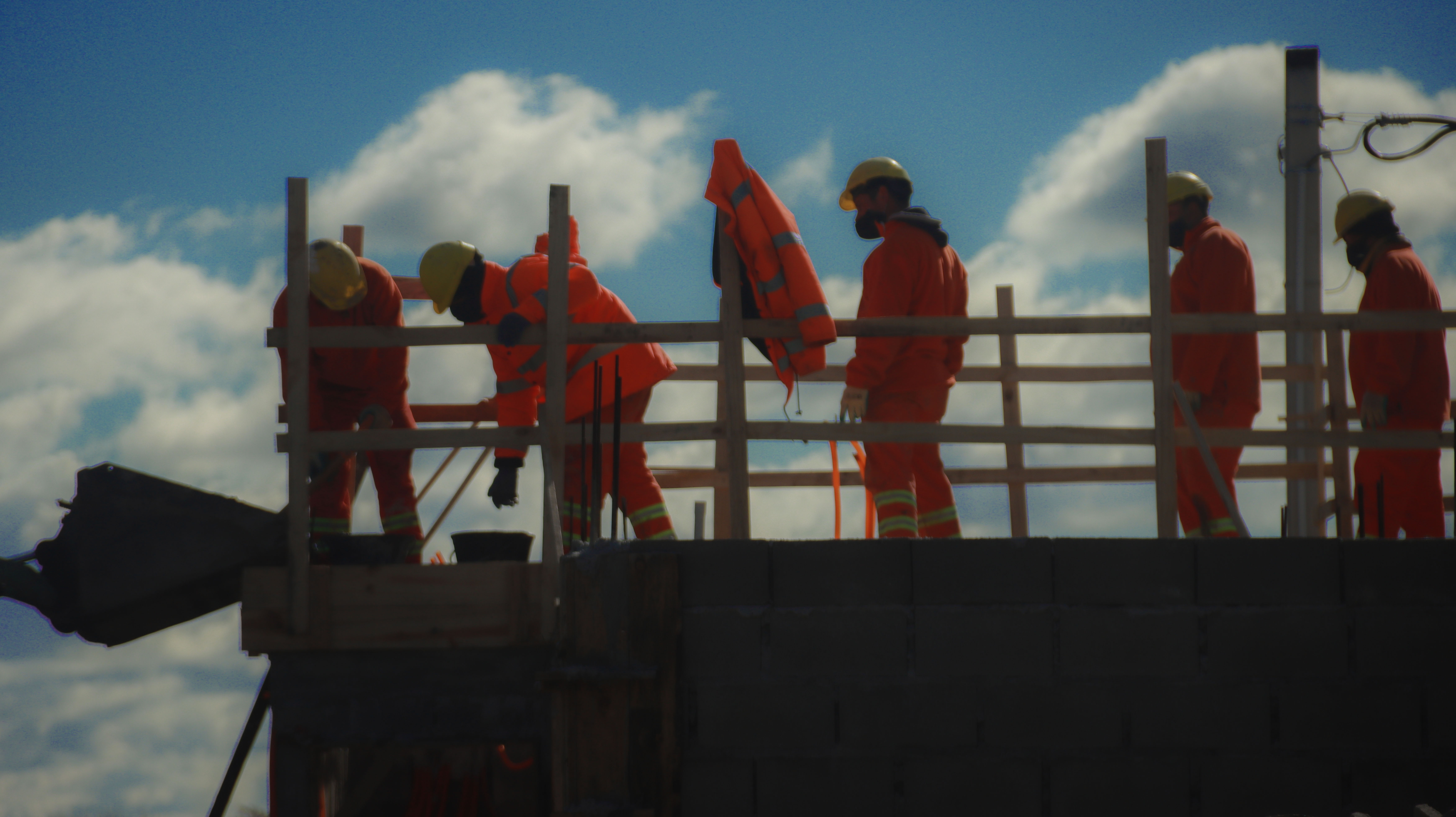 Obreros realizando planchada