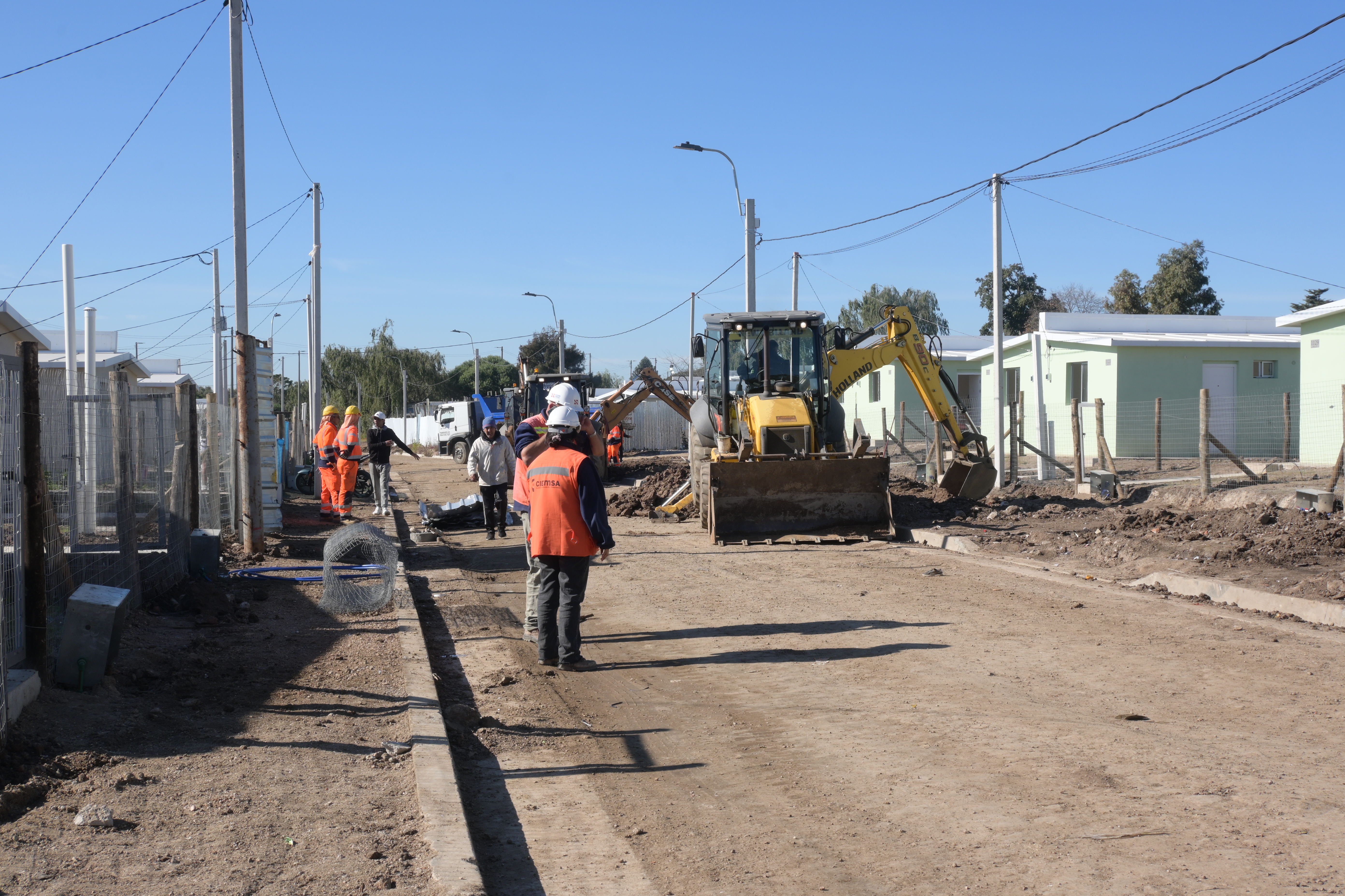 Máquinas trabajando en barrio Maracaná Sur