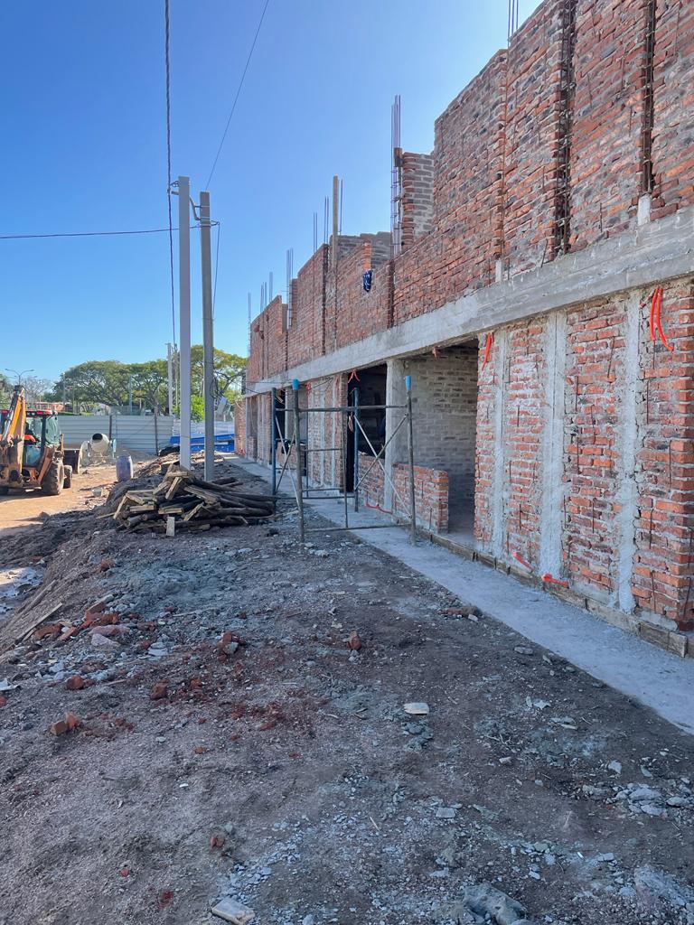 Fachada de viviendas en la zona de Itapé