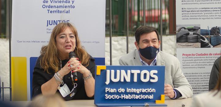 Entrega de diplomas a participantes del Juntos en la sede de Ceconeu