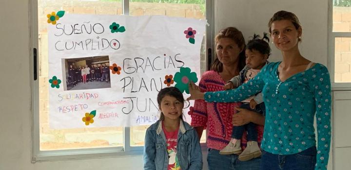 Familia participante de Salto recibe las llaves de su nueva vivienda