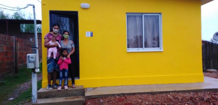 Familia participante del Juntos inaugura su nuevo hogar