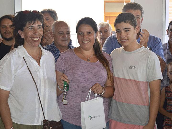 Familias cooperativistas accedieron a su vivienda en Tacuarembó familia