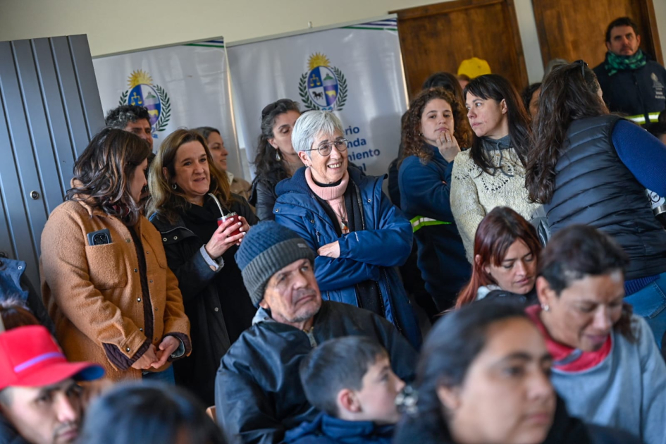vecinos y equipo tecnico
