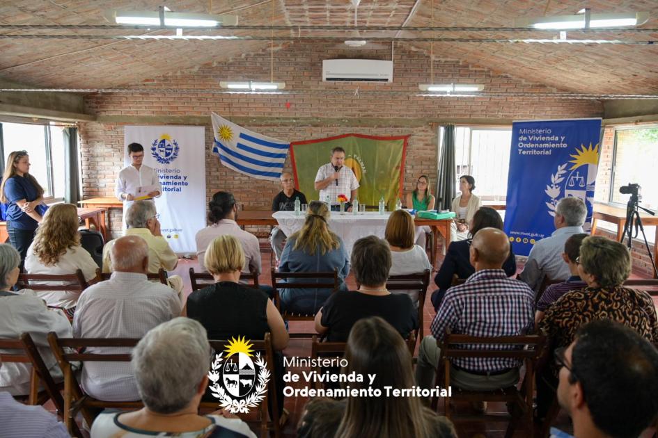 10 familias de Mercedes recibieron los títulos de su vivienda
