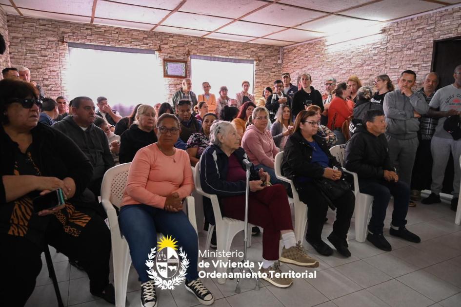 50 familias de San José recibieron los títulos de su vivienda 50 familias de San José recibieron los títulos de su vivienda