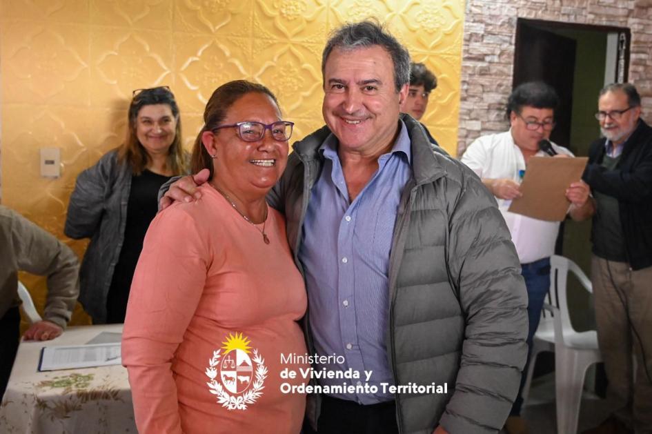 50 familias de San José recibieron los títulos de su vivienda 50 familias de San José recibieron los títulos de su vivienda