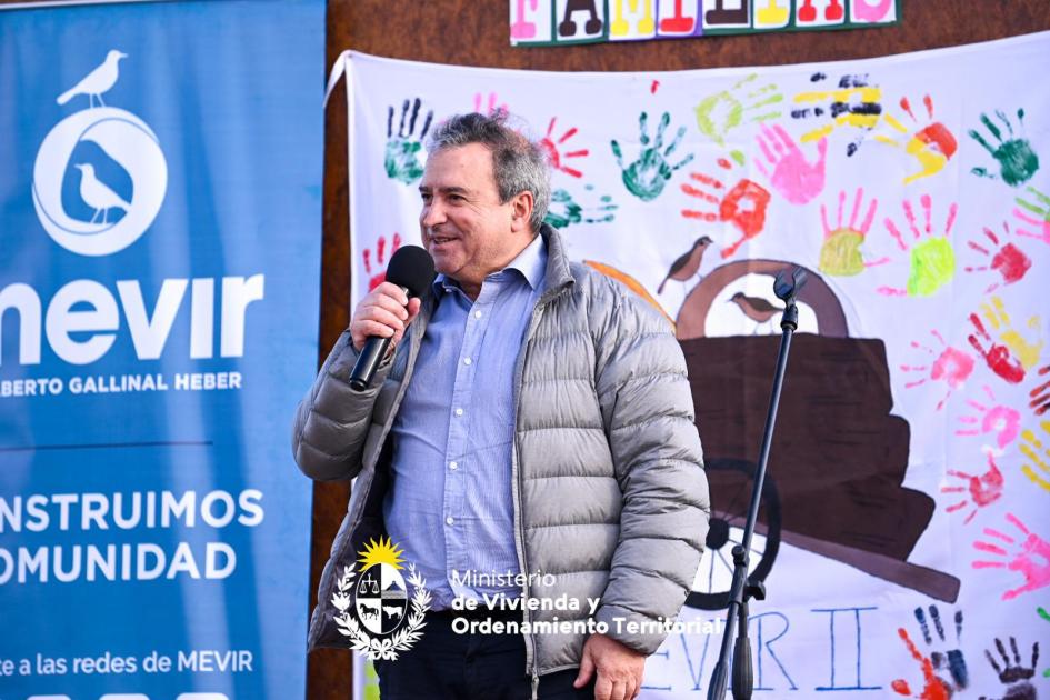 Mevir entregó 10 viviendas en Carreta Quemada Mevir entregó 10 viviendas en Carreta Quemada