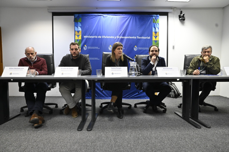 Firma de convenio MVOT MIDES DINALI Firma de convenio MVOT MIDES DINALI