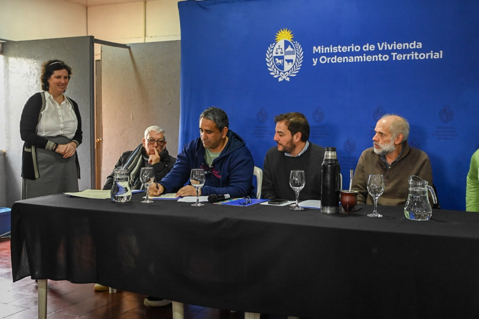 Escrituración Cooperativa Manchega autoridades