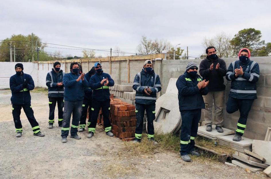 Equipo de territorio de Fray Bentos en el acto de entrega de las nuevas viviendas