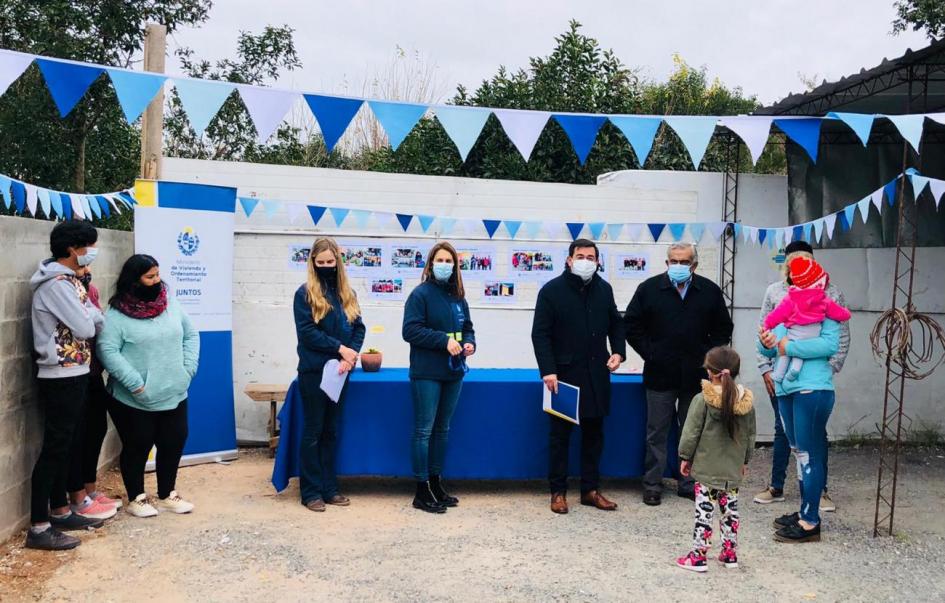 Entrega de viviendas en el barrio Las Canteras de Fray Bentos