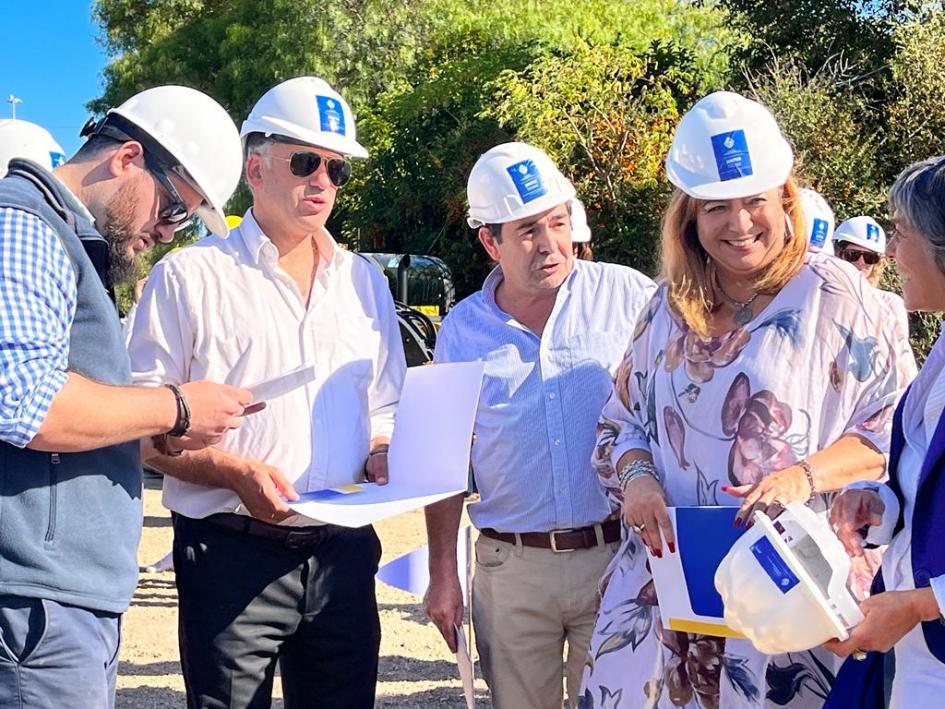 Ministra Moreira, coordinador gral. de Juntos Macías, intendente Orsi y autoridades departamentales Ministra Moreira, coordinador gral. de Juntos Macías, intendente Orsi y autoridades departamentales
