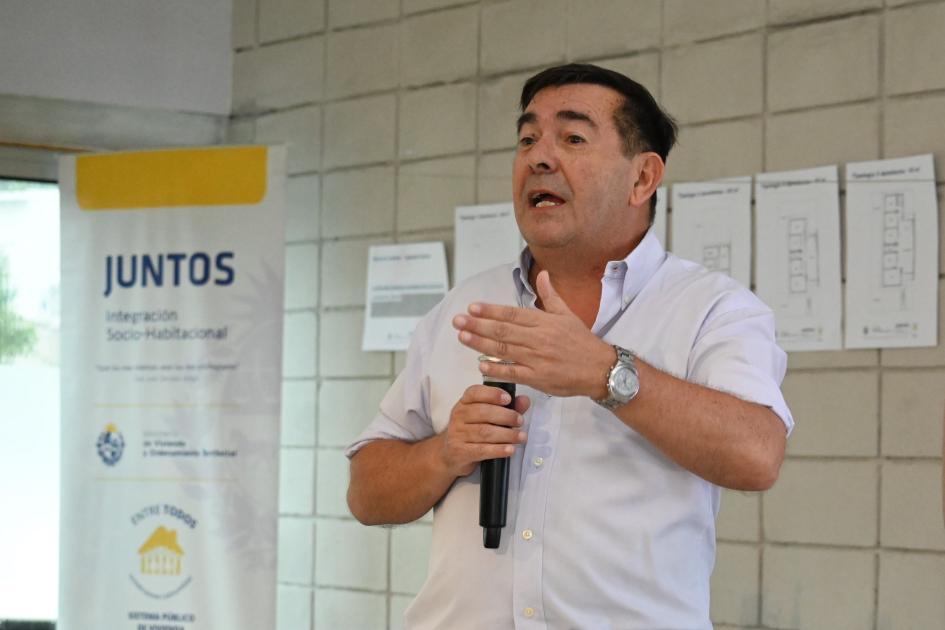 Coordinador general Rody Macías en la presentación del proyecto Leandro Gómez