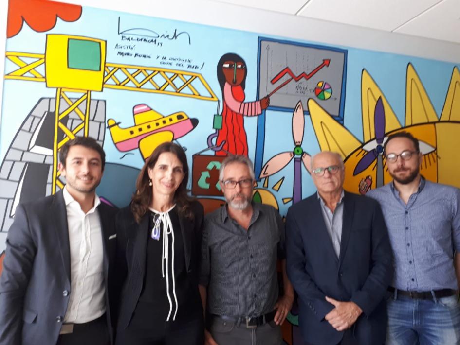 Autoridades reunidas en Buenos Aires Autoridades en Argentina. Entre ellos, Salvador Schelotto y María Eugenia Bielsa