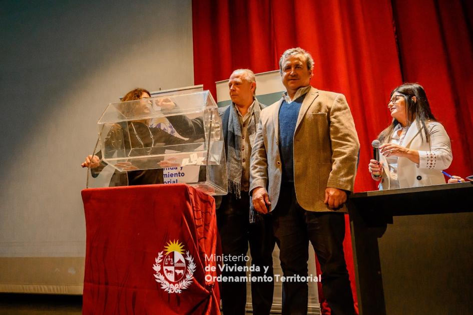Subsecretario sacando numerito Subsecretario sacando numerito