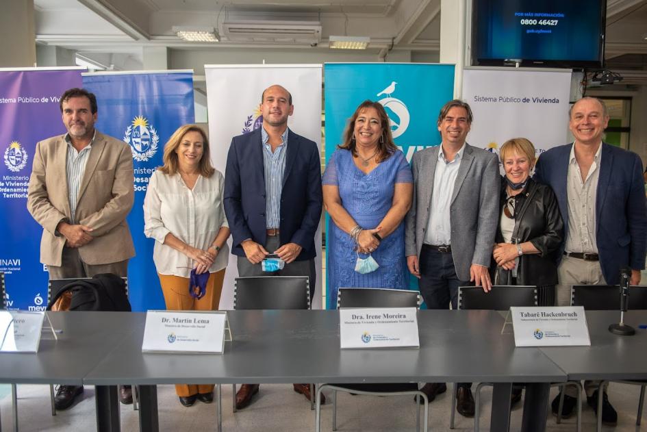 Firma acuerdo interinstitucional entre MVOT,MIDES,MEVIR e INMUJERES.