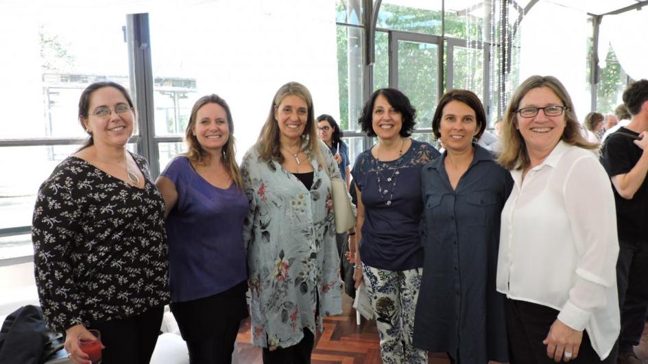 Imegen con varias técnicas de la Dinot e intendencias departamentales posando para la foto 