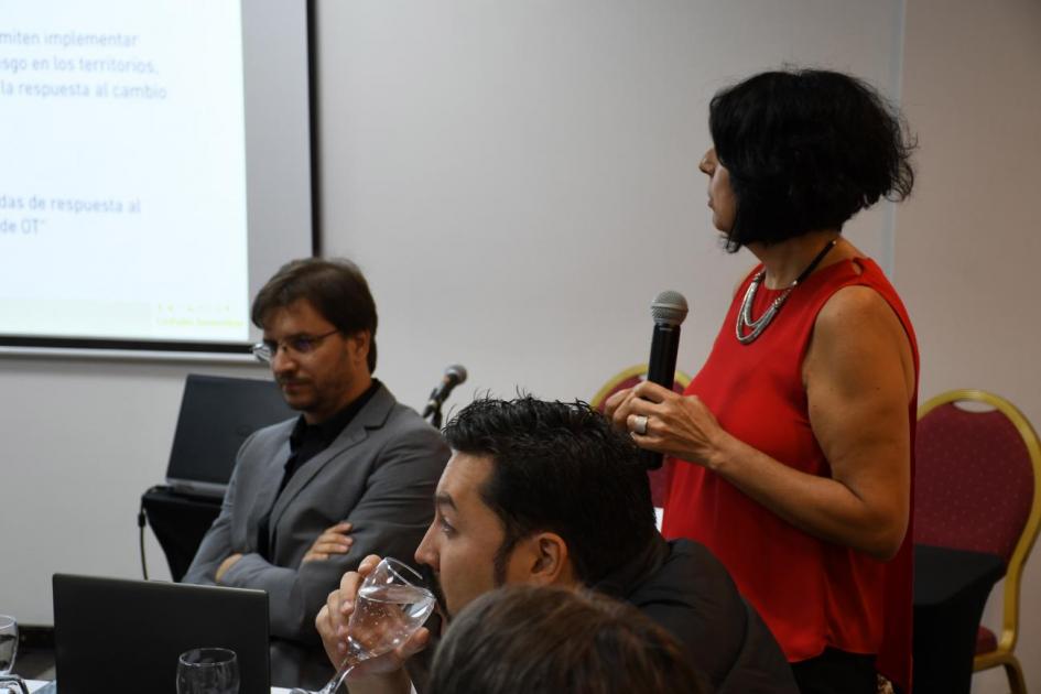 Directora de División Cooperación Departamental de la Dinot en la apertura de la actividad