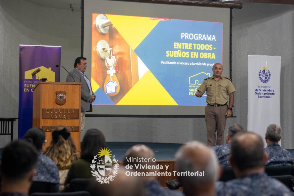 Entre Todos - Sueños En Obra, en Escuela Naval Entre Todos - Sueños En Obra, en Escuela Naval