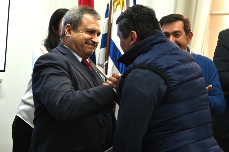 Entrega de diplomas del curso de Instalador de yeso