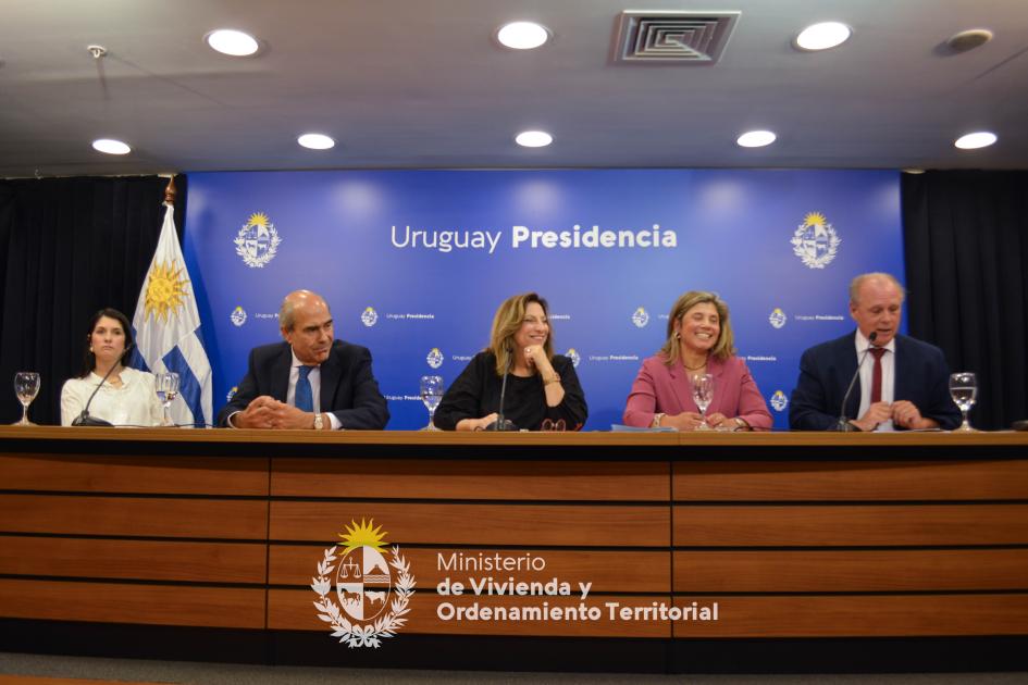 n esta administración se duplicaron los subsidios de vivienda para Mujeres que sufrieron violencia b n esta administración se duplicaron los subsidios de vivienda para Mujeres que sufrieron violencia b