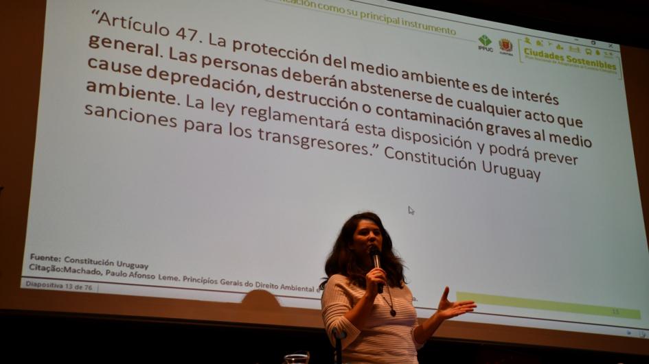 Otra foto de Emanoele Leal en su presentacion 