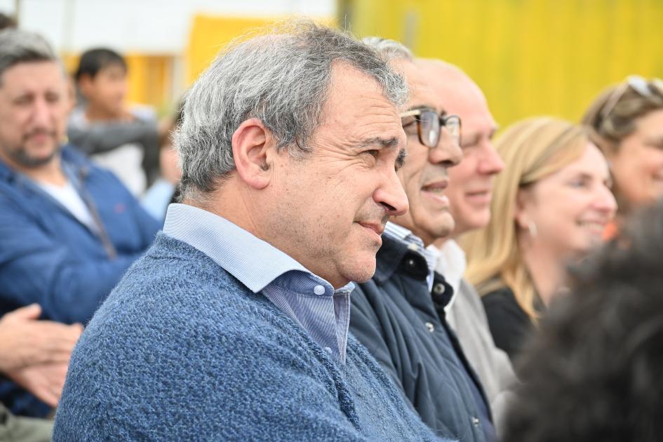 Ministro Raúl Lozano Bonet en la plaza Cimarrón III