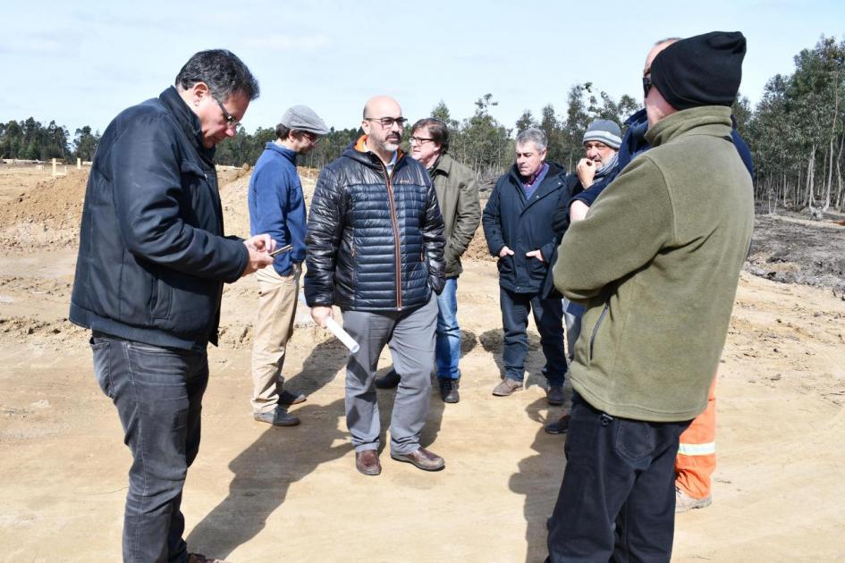 Autoridades del Mvotma, la Intendencia y el municipio de la Paloma junto a equipos técnicos en la recorrida por Rocha