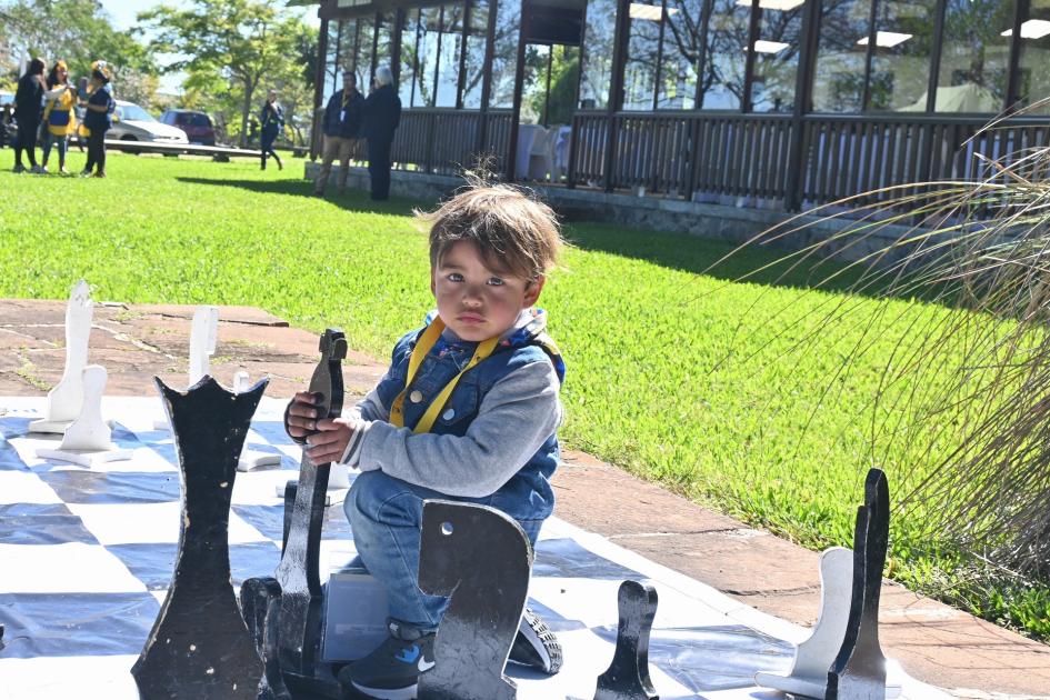 Niño jugando en el Encuentro de participantes