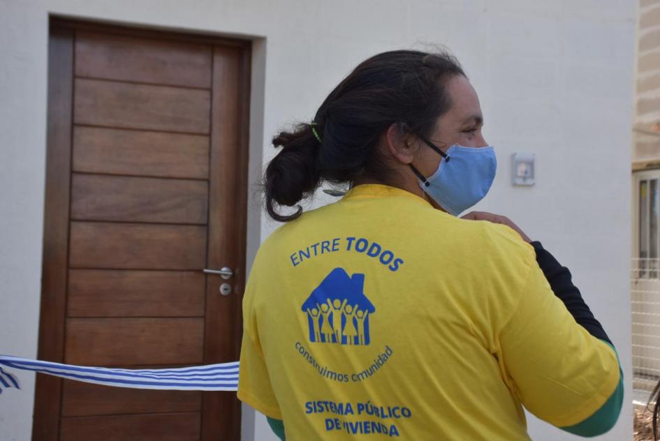 Familia en su nuevo hogar